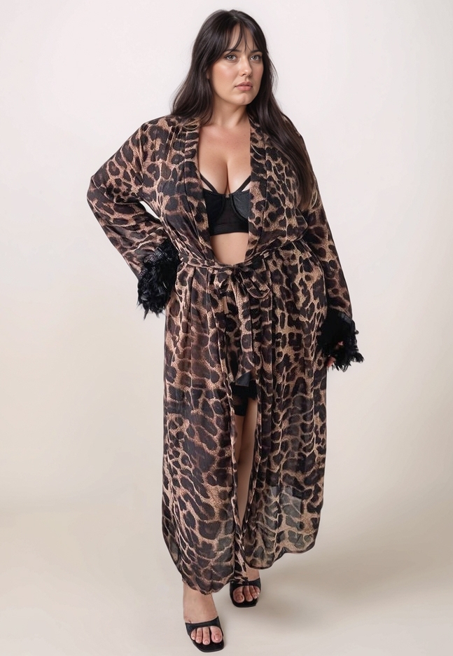 Kimono Léopard Glamour - plumes et chiffon pour une séduction théâtrale